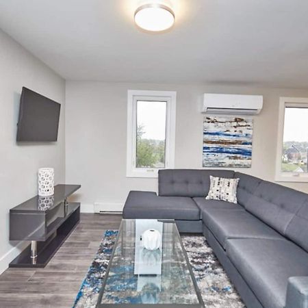 Clifton Hill Hideaway 2B -Two Bedroom Condo Niagara Falls Esterno foto
