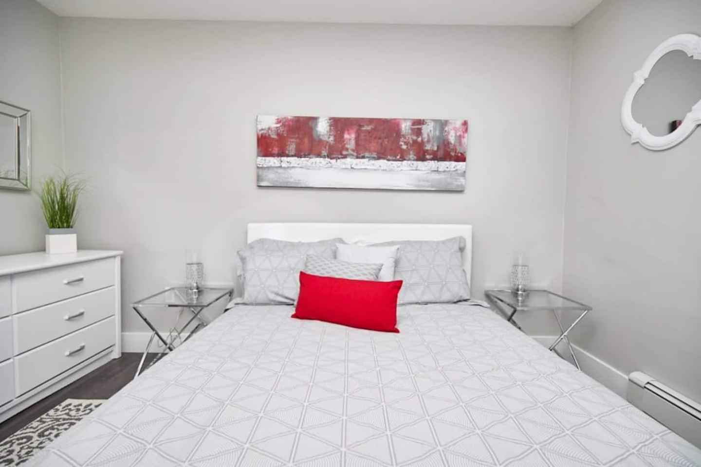 Clifton Hill Hideaway 2B -Two Bedroom Condo Niagara Falls Esterno foto
